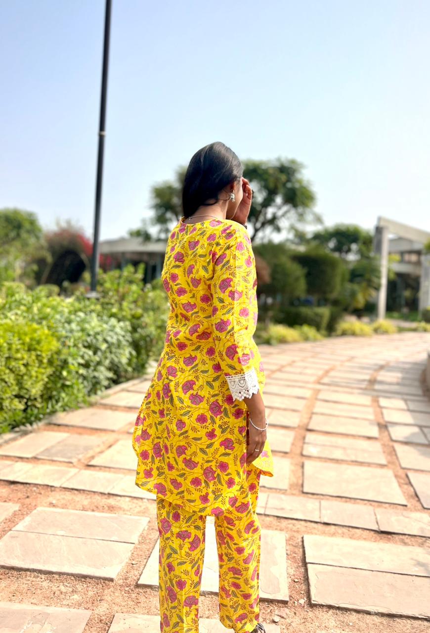 Women's Yellow Floral Printed Cotton Kurta Pant Set