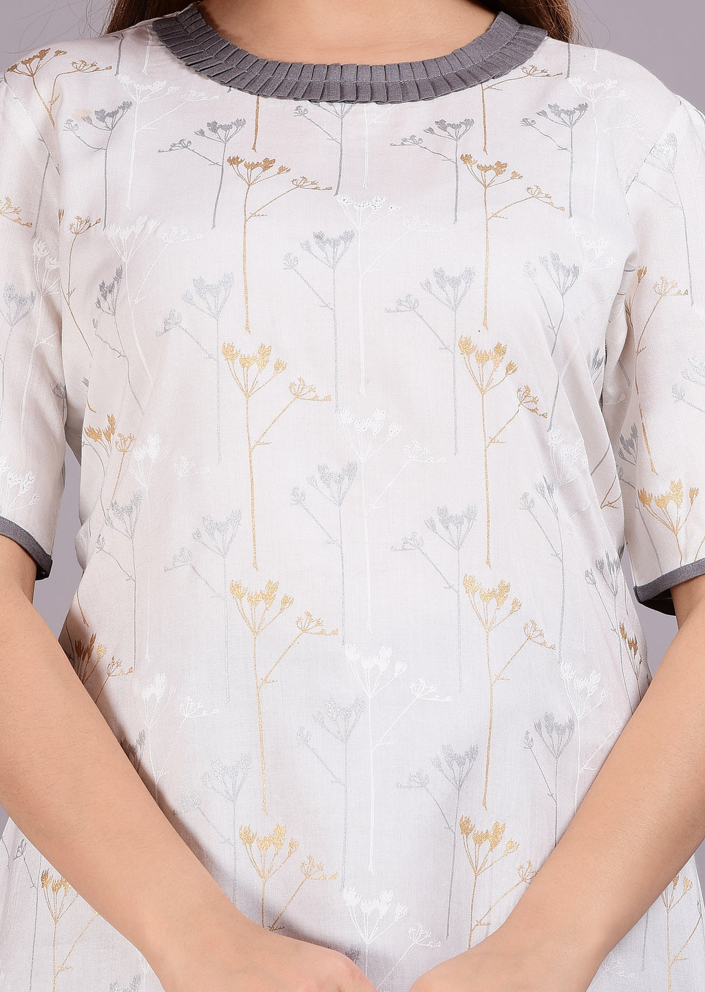 Women’s White Floral Printed Casual Top