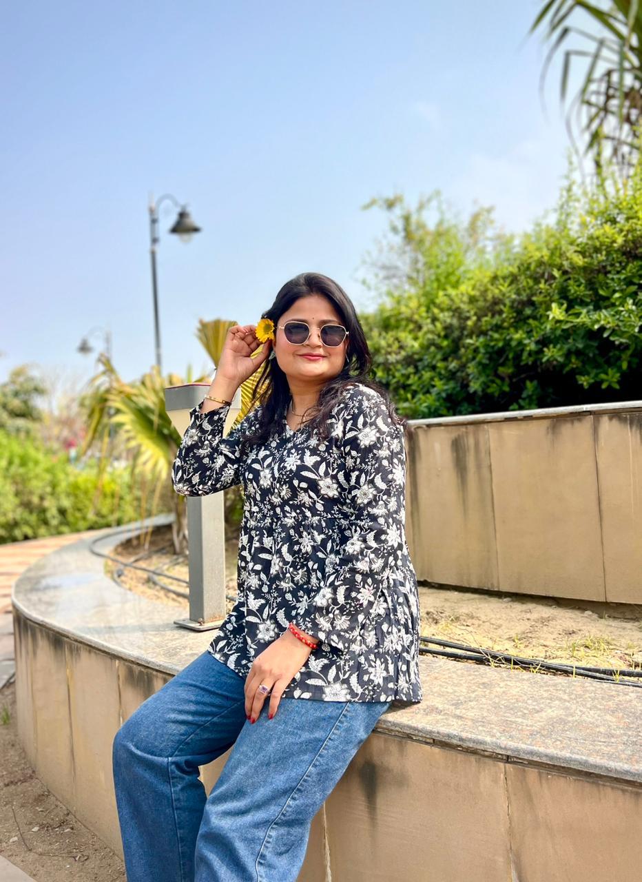 Women’s Black & White Rayon Floral Printed Peplum Kurti Top